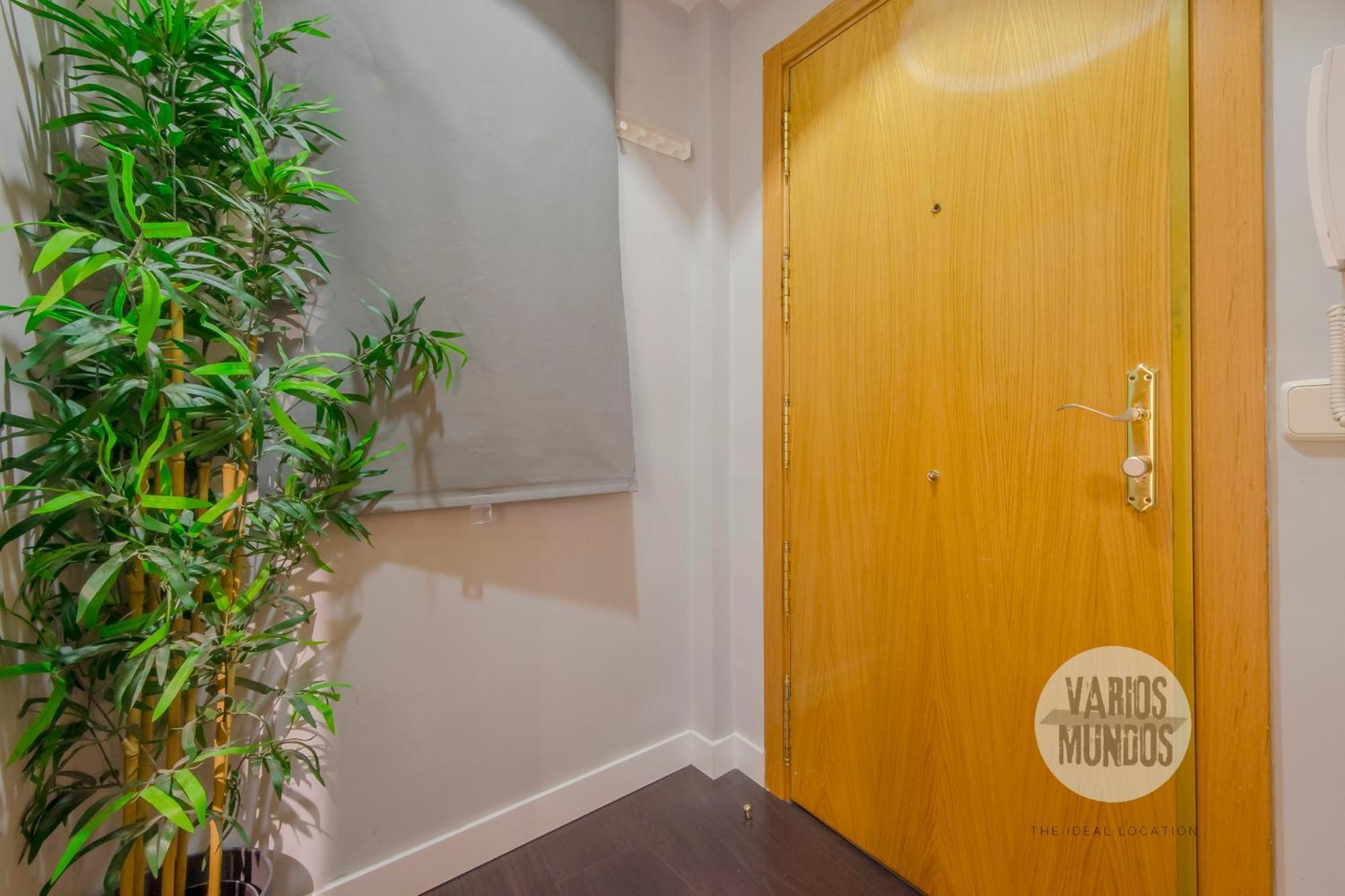 Sutil Elegancia Para 3, En Plaza De Chueca Мадрид Экстерьер фото